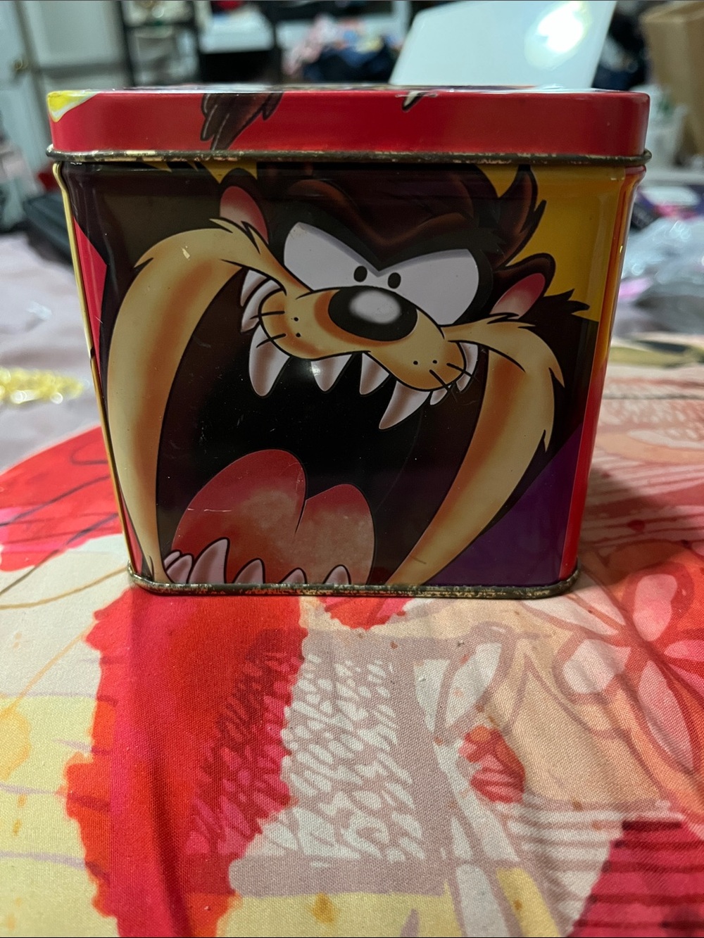 Warner Bros. Tasmanian Devil Metal Tin in Red and Yellow